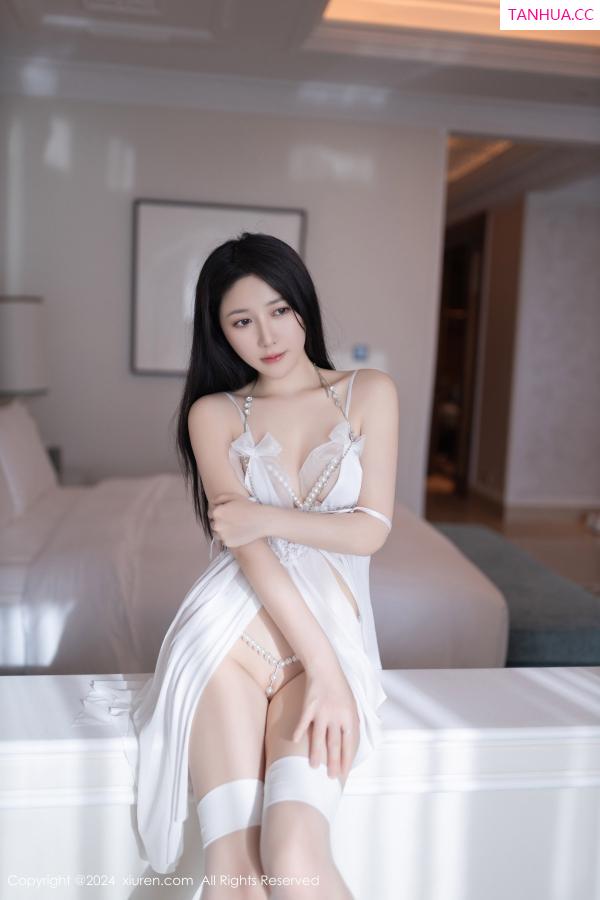鱼子酱fish  [XiuRen]高清写真图 2024.08.02 No.8962 鱼子酱Fish 丝袜美腿第20张图片